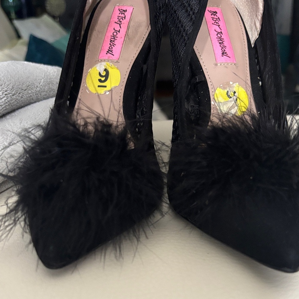 Betsey Johnson Black Feathered Heels